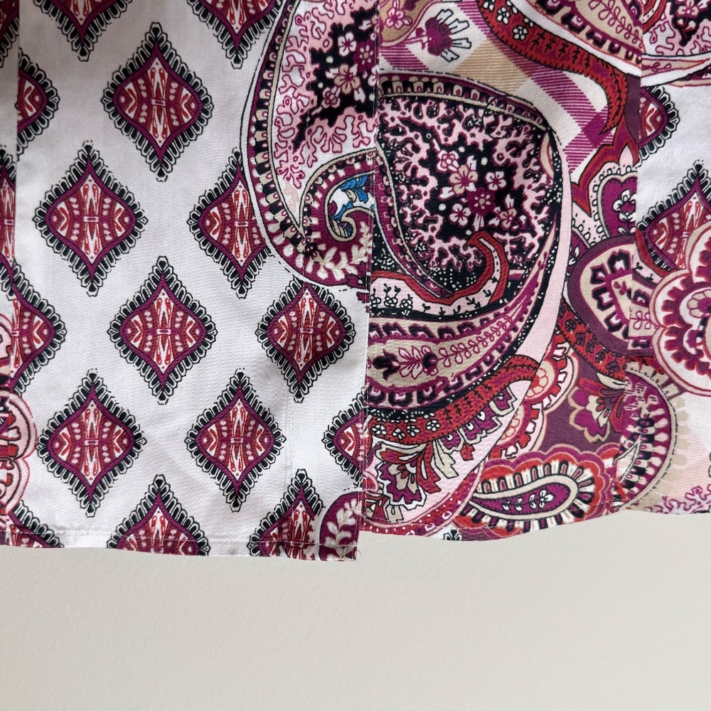 CHICO'S WOMEN'S 1 PETITE | 8P BLOUSE RED PURPLE  MIX PRINT WING COLLAR NO IRON - Picture 4 of 12